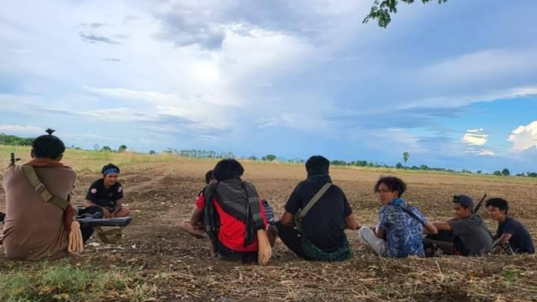 တိုက်ခိုက်ခဲ့သော PDFရဲဘော်များနှင့် ထိခိုက်ဒဏ်ရာရရှိခဲ့သော ရဲဘော်တစ်ဦးအား ဆေးကုသမှုပေးနေစဥ်။ ဓာတ်ပုံ - MG 6ပြောက်ကျားတပ်ဖွဲ့
