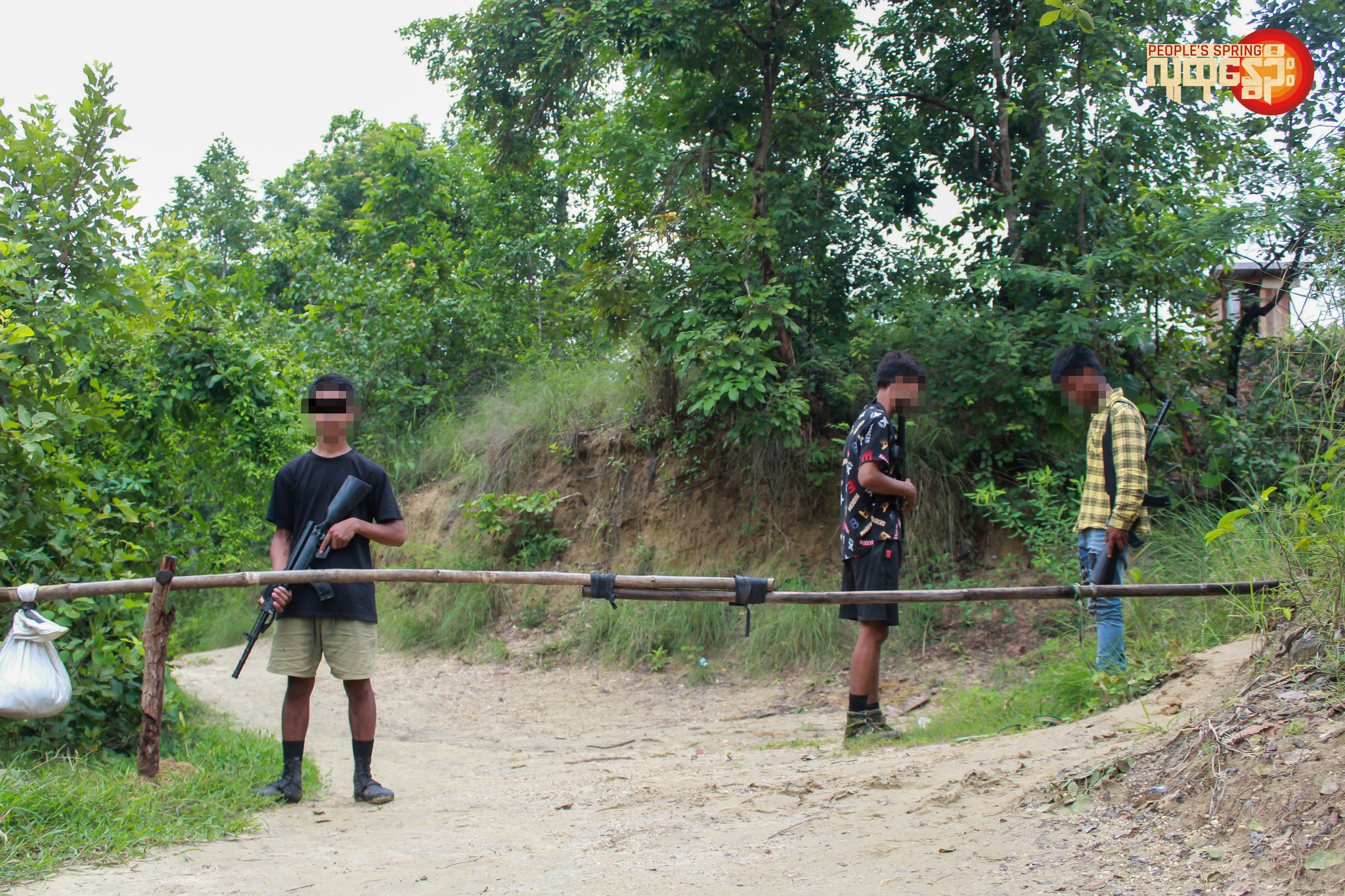 ဓါတ်ပုံ - People's Spring