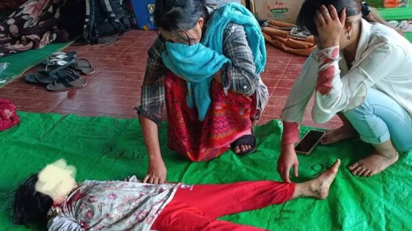 (ယနေ့ နံနက်ပိုင်း စစ်ကောင်စီတပ် ပစ်ခတ်မှုကြောင့် သေဆုံး၊ဒဏ်ရာရရှိသူများနှင့် မွေတော်ဘုရား ကျောင်းဆောင်အား တွေ့ရစဉ်၊ ဓာတ်ပုံ - ကရင်နီစစ်ဘေးရှောင် ကူညီစောင့်ရှောက်ရေးကွန်ရက်၊ PKPF)