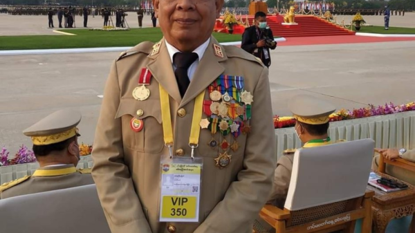 အငြိမ်းစား ဗိုလ်ချုပ်အုန်းသွင်၊ဓာတ်ပုံ - IUF