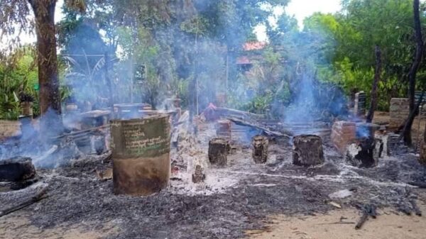 အောင်သာရွာဘုန်းကြီးကျောင်းအတွင်း စစ်တပ်က မီးရှို့ဖျက်ဆီးသွားပြီးနောက် တွေ့ရစဥ်။ ဓာတ်ပုံ-ဘုတလင်မြို့နယ် သတင်းမှန်ပြန်ကြားရေး