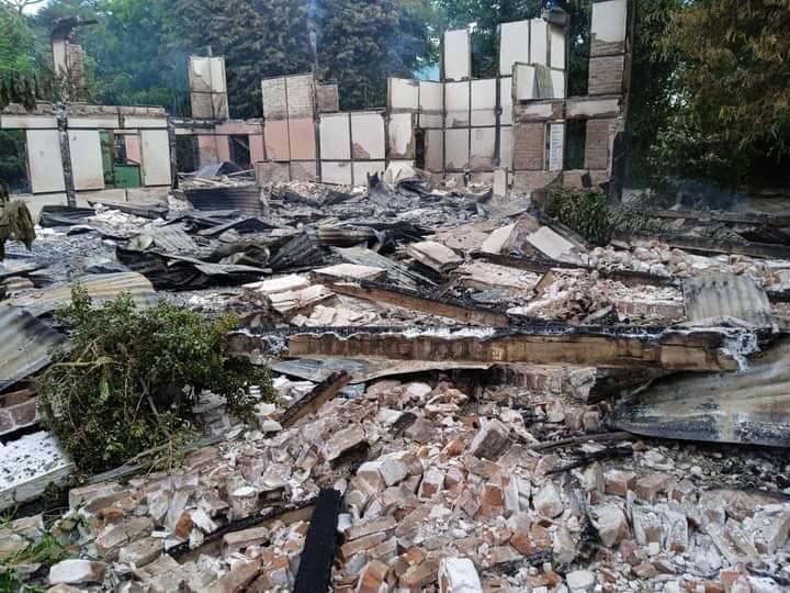 အောင်သာရွာဘုန်းကြီးကျောင်းအတွင်း စစ်တပ်က မီးရှို့ဖျက်ဆီးသွားပြီးနောက် တွေ့ရစဥ်။ ဓာတ်ပုံ-ဘုတလင်မြို့နယ် သတင်းမှန်ပြန်ကြားရေး