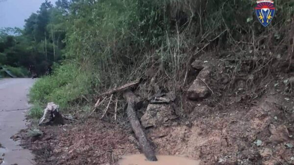 (စစ်ကောင်စီတပ်က ပစ်ခတ်သော လက်နက်ကြီးကျည်ပစ်ခတ်မှုများအား တွေ့ရစဥ်၊ ဓာတ်ပုံ - Cobra Column)