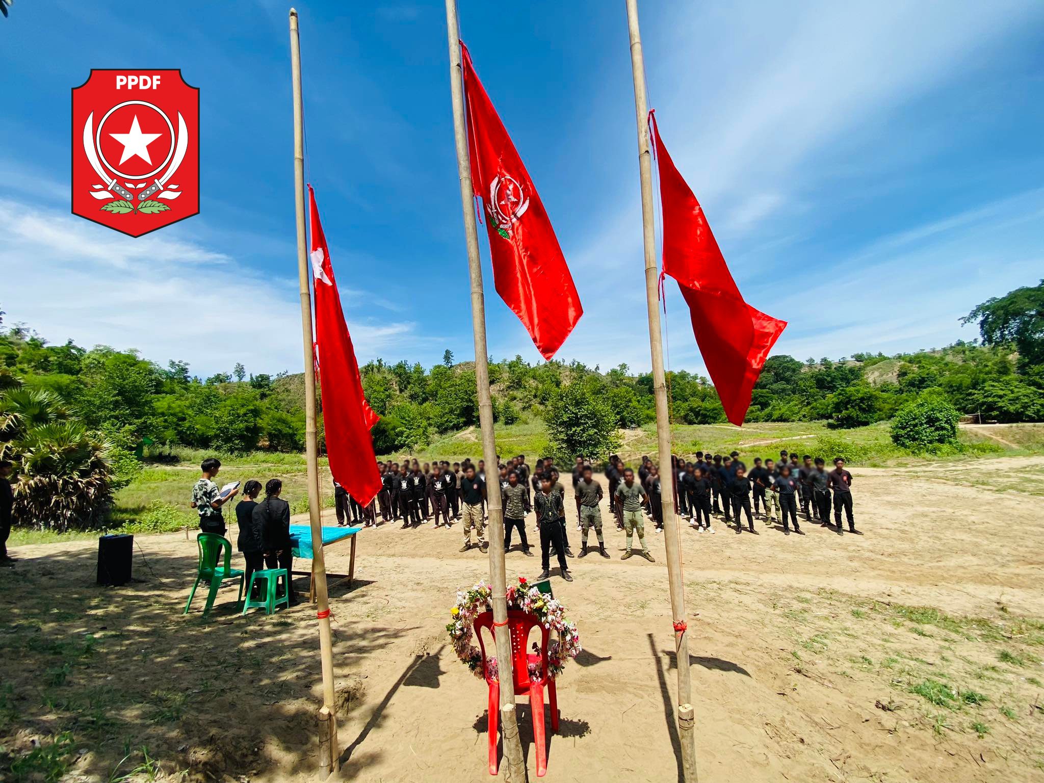 (ပခုက္ကူ PDF မှရဲဘော်များ စစ်ရေးလေ့ကျင့်နေစဥ်၊ ဓာတ်ပုံ - Pakokku People Defense Force)