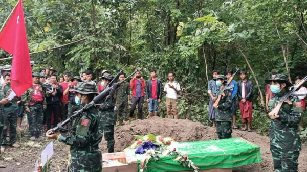 မိုးဗြဲတိုက်ပွဲတွင် ကျဆုံးခဲ့သည့်ပြည်သူ့ရဲဘော်နှစ်ဦး၏ စျာပနအခမ်းအနား ယနေ့ပြုလုပ်