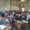 (စာမေးပွဲဝင်ရောက်ဖြေသူနေသူများအား တွေ့ရစဉ်)