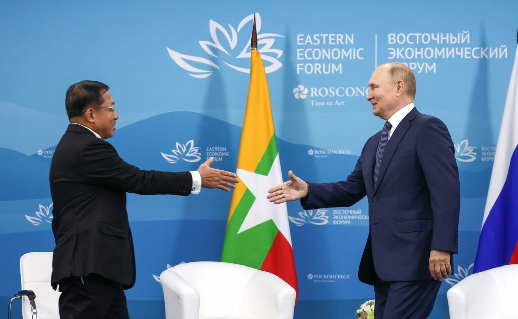 အာဏာရှင်နှစ်ဦး တွေ့ဆုံနေကြစဥ်။ဓါတ်ပုံ- Kremlin