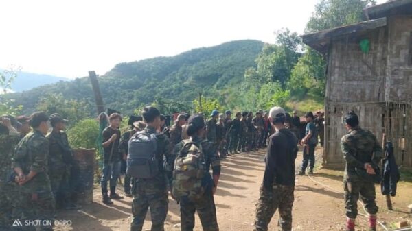 (မတူပီ CDF မှ ရဲဘော်များအား တွေ့ရစဉ်)