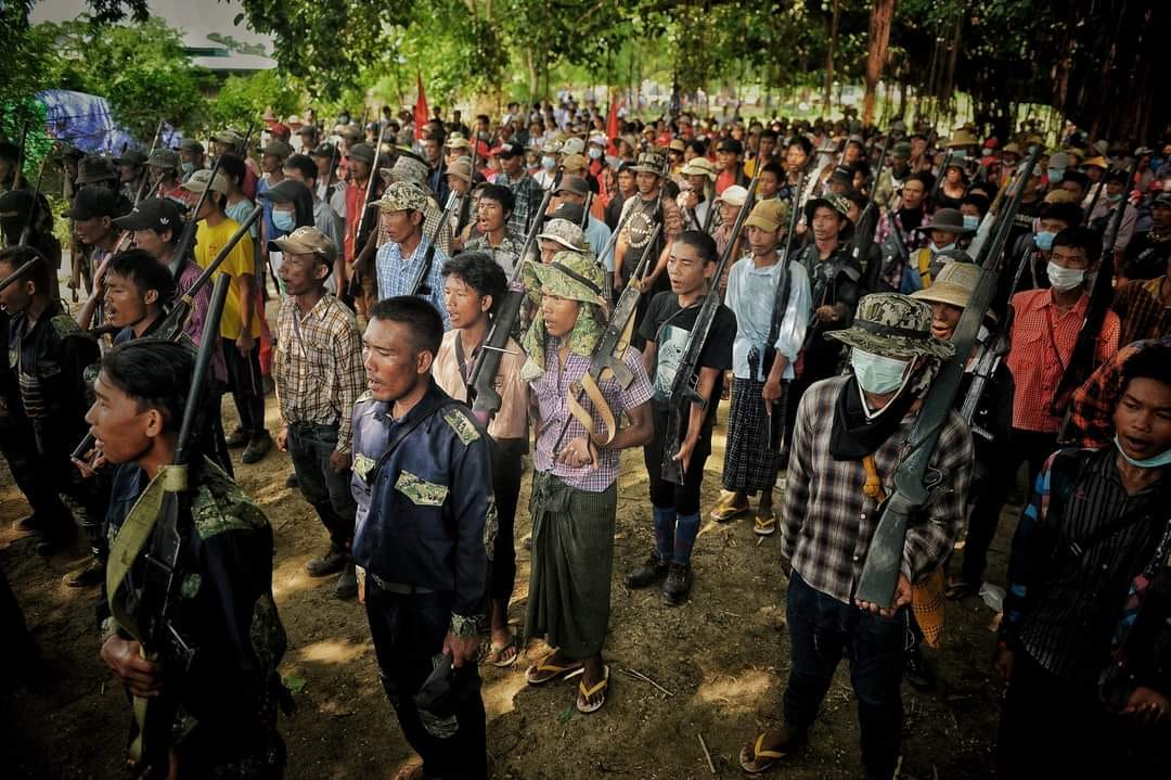 ခုခံတော်လှန်စစ်တစ်နှစ်ပြည့်အဖြစ် အညာဒေသမှPDFများ စုပေါင်းဆန္ဒထုတ်ဖော်စဥ် ။ ။ဓါတ်ပုံ- 96 Soldiers PDF