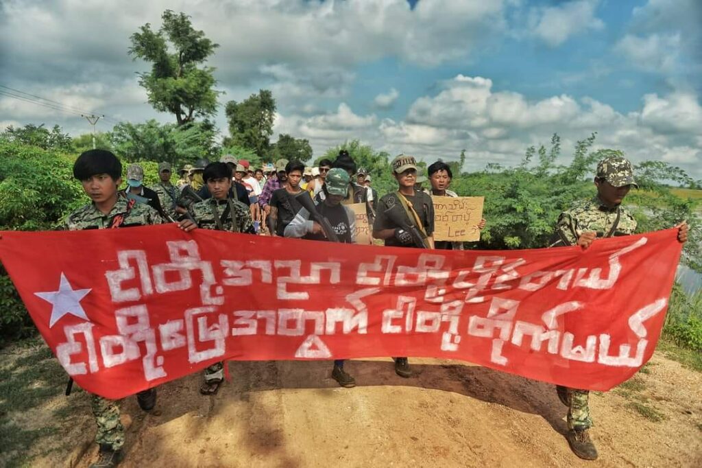 ခုခံတော်လှန်စစ်တစ်နှစ်ပြည့်အဖြစ် အညာဒေသမှPDFများ စုပေါင်းဆန္ဒထုတ်ဖော်စဥ် ။ ။ဓါတ်ပုံ- 96 Soldiers PDF