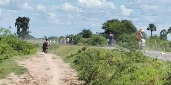 (ထွက်ပြေးတိမ်းရှောင်လာရသည့် ဒီပဲယင်းအရှေ့ခြမ်းကျေးရွာများမှပြည်သူများ၊ဓာတ်ပုံ-Cj)