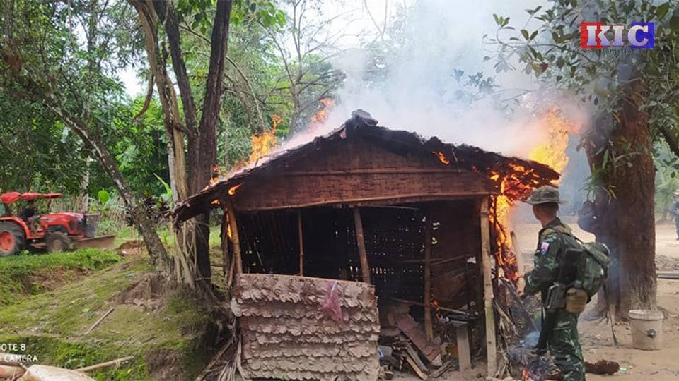 (စစ်ကောင်စီ တပ်စခန်းတစ်ခုကို KNUက တိုက်ခိုက်သိမ်းပိုက်ခဲ့စဥ်၊ဓာတ်ပုံ - KIC။ ပုံအဟောင်းကို အသုံးပြုထားပါသည်)