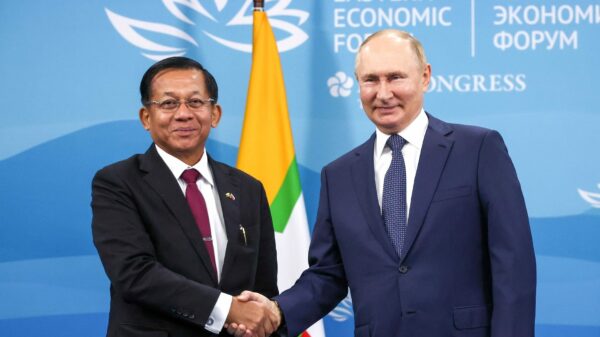 (အာဏာသိမ်း​ခေါင်​ဆောင်နှင့် ရုရှားသမ္မတတို့ ​တွေ့ဆုံစဥ်။ ဓါတ်ပုံ-Kremlin)