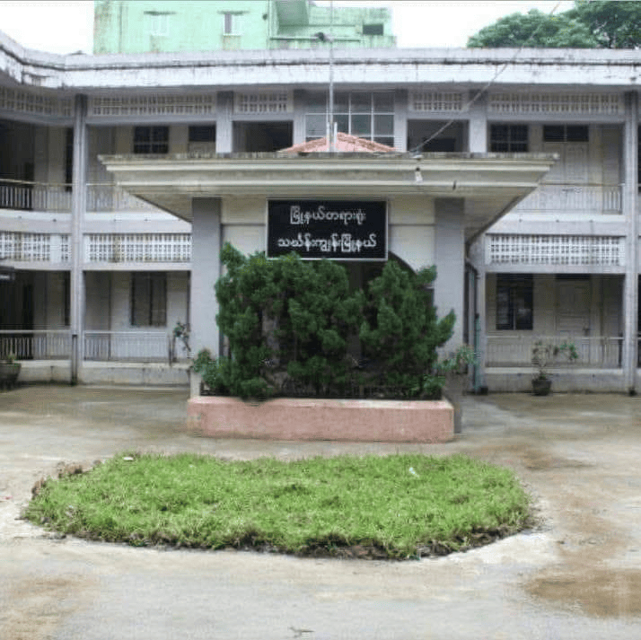 ယမန်နေ့ညက ပေါက်ကွဲမှု ဖြစ်ပွားခဲ့သည့် သင်္ဃန်းကျွန်းမြို့နယ် တရားရုံးအား တွေ့ရစဥ်၊ဓာတ်ပုံ - CJ