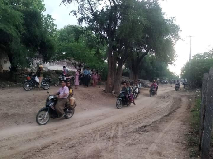 ထွက်ပြေးတိမ်းရှောင်နေရသည့် ပြည်သူများအား တွေ့ရစဉ်၊ ဓာတ်ပုံ-မြောင် CDSOM