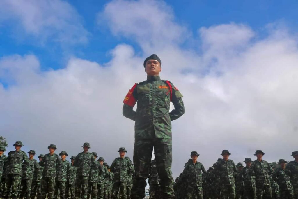 (ကရင်နီပြည်နယ်တွင် စစ်ကောင်စီတပ်ကို ခုခံတိုက်ခိုက်နေသော တော်လှန်ရးတပ်ဖွဲ့များထဲမှ KA ၊ KNDF ၊PDF တပ်ရင်းအချို့ ကိုတွေ့ရစဥ်။ဓါတ်ပုံ-KA၊KNDF ၊PDF)