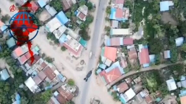 (ရွာသာကြီးရှိ စစ်ကောင်စီတပ်ကို ဒရုန်းဖြင့် ဗုံးချတိုက်ခိုက်ခဲ့စဥ်။)