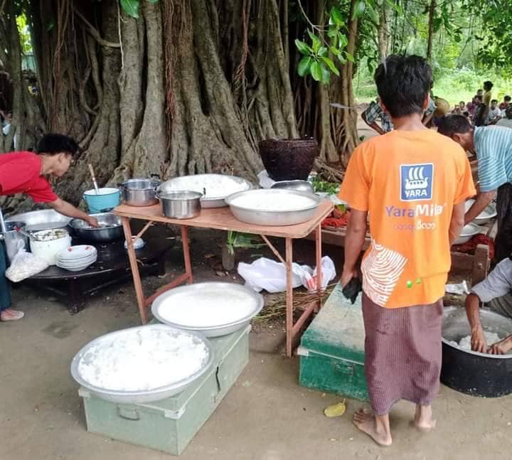 (ထွက်ပြေးတိမ်းရှောင်နေရသည့် ဆိပ်ဖြူနယ်ဒေသခံများအား တွေ့ရစဥ်၊ဓာတ်ပုံ-ဆိပ်ဖြူမြောက်ပိုင်း ပြည်သူ့ကာကွယ်ရေးတပ်ဖွဲ့)