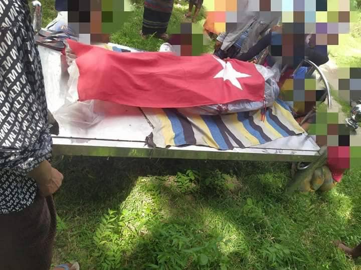 ပုလ္လင်ရွာတွင် ဖမ်းဆီးသတ်ဖြတ်ခံခဲ့ရသူများအား တွေ့ရစဥ်၊ ဓာတ်ပုံ-မုံရွာမြို့နယ်သတင်းမှန်ပြန်ကြားရေး (ပ.က.ဖ)