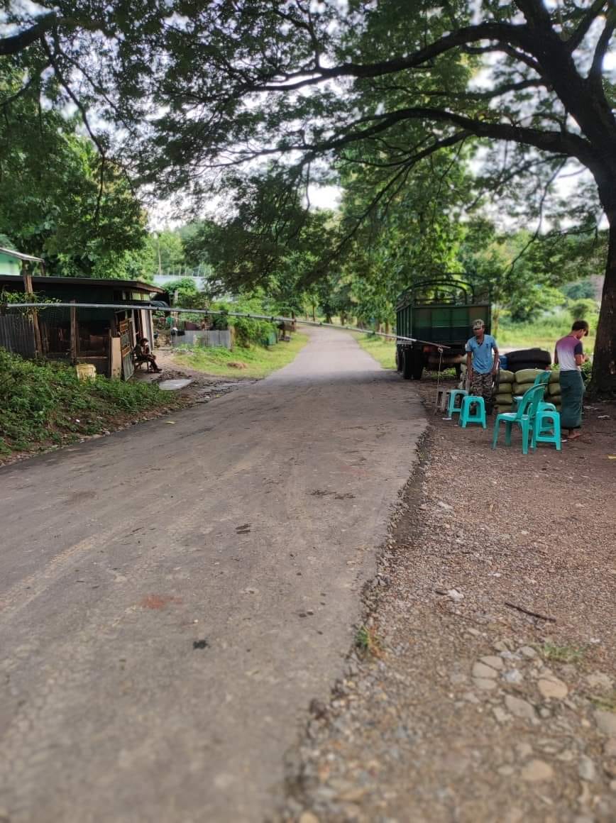 (YDFထီးလင်း၏ လုံခြုံရေးဂိတ်ကိုတွေ့ရစဥ်။ ဓါတ်ပုံ-YDF-ထီးလင်း)