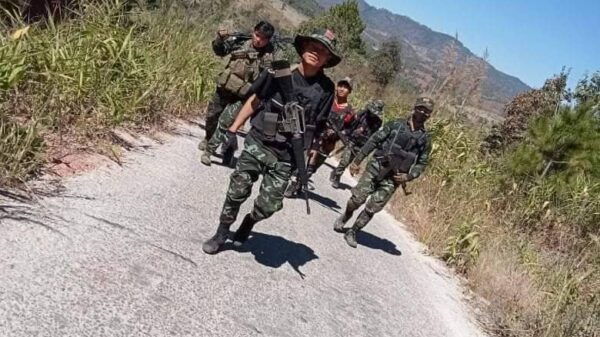 (မိုးဗြဲ PDF ရဲဘော်များအား တွေ့ရစဉ်၊ ဓာတ်ပုံ - MBPDF)