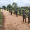 (ကရင်နီတပ်မတော်သားများအား ရှေ့တန်းတစ်နေရာ၌ တွေ့ရစဉ်)