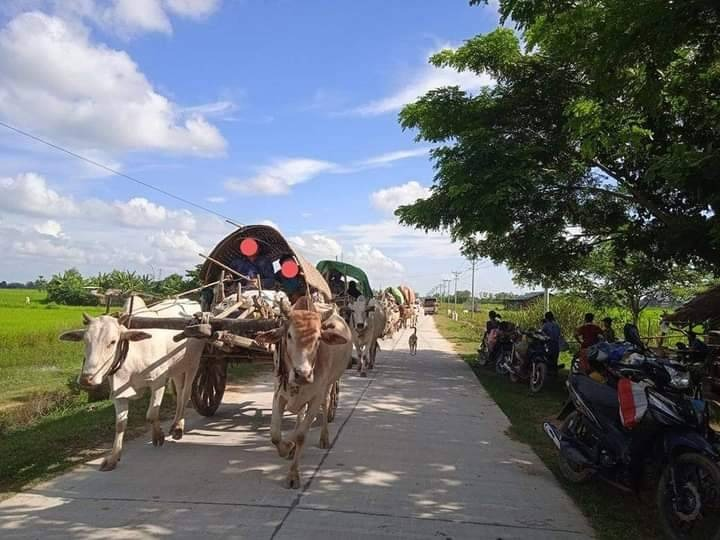 ထွက်ပြေးတိမ်းရှောင်နေရသည့် ရွာခံများအား တွေ့ရစဥ်၊ ဓာတ်ပုံ-TCRF-PLA