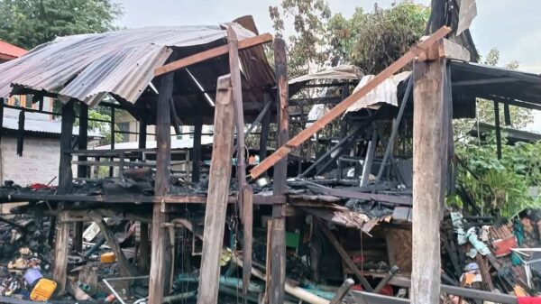 ထိခိုက်ပျက်စီးနေသော နေအိမ်များအား တွေ့ရစဉ်၊ ဓာတ်ပုံ - PKPF