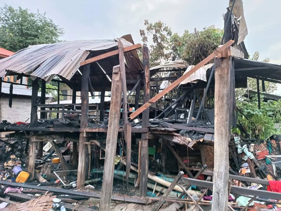 ထိခိုက်ပျက်စီးနေသော နေအိမ်များအား တွေ့ရစဉ်၊ ဓာတ်ပုံ - PKPF
