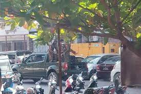 ပြီးခဲ့တဲ့ နှစ်အတွင်းမန္တလေးမှာ မီးဖြတ်ဖို့ လုံခြုံရေးလိုက်ပါနေတဲ့စစ်ကောင်စီတပ်သားတွေကိုတွေ့ရစဉ်