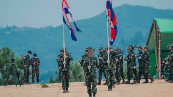 (ဟားခါး CDF မှ ရဲဘော်များ စစ်ရေးလေ့ကျင့်နေစဥ်)