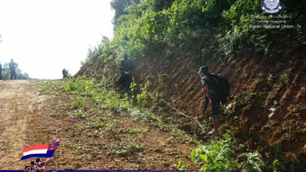 ဖာပွန်မှာ စစ်ကောင်စီတပ်ကို ကော်သူးလေတပ်မဟာ ၅ က ဝင်တိုက်