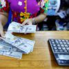 စစ်​ကောင်စီက ​ငွေလဲ​ကောင်တာများကို ဖိအားမျိုးစုံ​ပေး၍ ​ဈေးကွက်ကိုထိန်းချုပ်ရန်ကြိုးစား​နေသည်။ ဓါတ်ပုံ- ဆင်ဟွာ