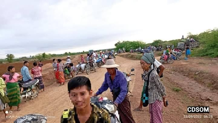 ထွက်ပြေးတိမ်းရှောင်နေရသည့် ပြည်သူများအား တွေ့ရစဉ်၊ ဓာတ်ပုံ-မြောင် CDSOM