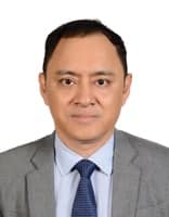 စစ်​ကောင်စီအတွက်လက်နက်များတင်သင်း​ပေး​နေ​သောလက်နက်ပွဲစားထွန်းမင်းလတ်။ဓါတ်ပုံ-JFM
