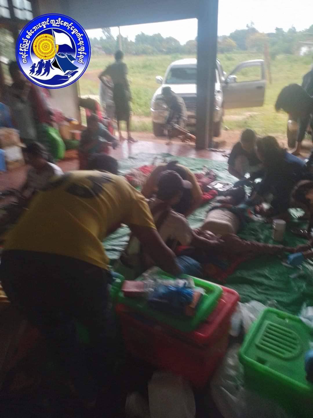 (ယနေ့ နံနက်ပိုင်း စစ်ကောင်စီတပ် ပစ်ခတ်မှုကြောင့် သေဆုံး၊ဒဏ်ရာရရှိသူများနှင့် မွေတော်ဘုရား ကျောင်းဆောင်အား တွေ့ရစဉ်၊ ဓာတ်ပုံ - ကရင်နီစစ်ဘေးရှောင် ကူညီစောင့်ရှောက်ရေးကွန်ရက်၊ PKPF)