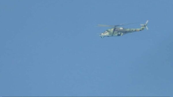 စခန်းများတစ်ခုပြီးတစ်ခုအသိမ်းခံ​နေရ​သောစစ်​ကောင်စီတပ်က AAကိုရဟတ်ယာဥ်ဖြင့်တိုက်ခိုက်​နေစဥ်။ဓါတ်ပုံ-AA