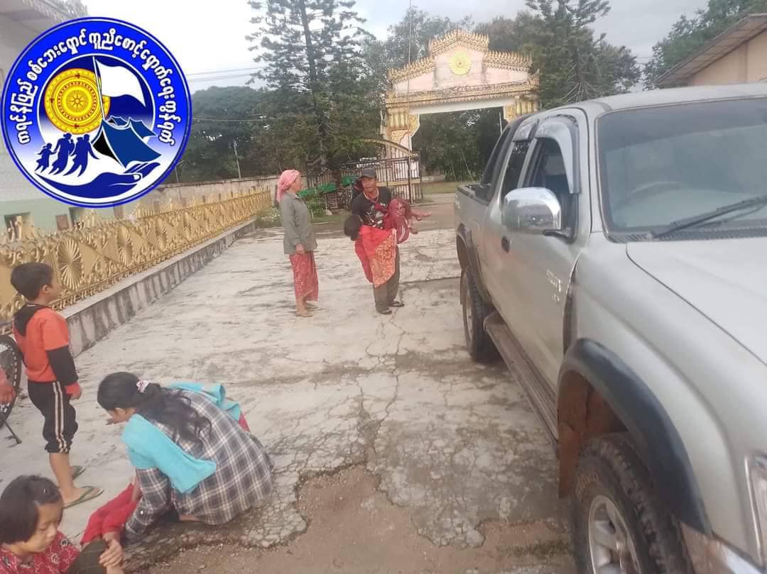 (ယနေ့ နံနက်ပိုင်း စစ်ကောင်စီတပ် ပစ်ခတ်မှုကြောင့် သေဆုံး၊ဒဏ်ရာရရှိသူများနှင့် မွေတော်ဘုရား ကျောင်းဆောင်အား တွေ့ရစဉ်၊ ဓာတ်ပုံ - ကရင်နီစစ်ဘေးရှောင် ကူညီစောင့်ရှောက်ရေးကွန်ရက်၊ PKPF)