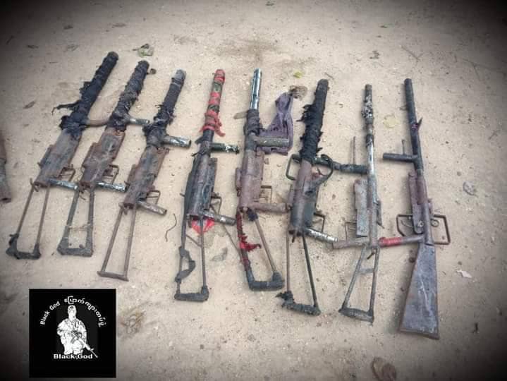 -Black God ပြောက်ကျားတပ်ဖွဲ့ထုတ်လုပ်ခဲ့သော ပစ္စည်းများ မတော်တဆမှုကြောင့် ပျက်စီးခဲ့သည်ကို တွေ့ရစဥ် ၊ဓာတ်ပုံ-Black God ပြောက်ကျားတပ်ဖွဲ့
