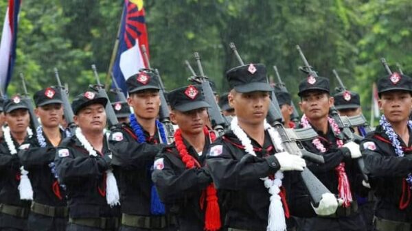 (KNU တပ်မဟာ(၅)မှ တပ်သားများ စစ်ရေးလေ့ကျင့်နေစဉ်)