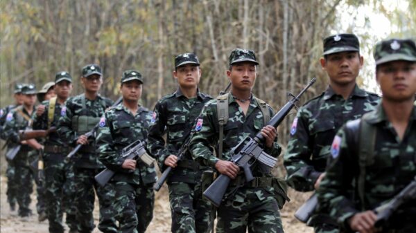 (KNU/KNLA တပ်ဖွဲ့ဝင်များ ။ဓါတ်ပုံ-EPA)