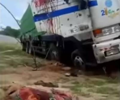 (ယမန်နေ့က မိုင်းထိခဲ့သော စစ်ကောင်စီယာဥ်တစ်စီးအား တွေ့ရစဥ်၊ဓာတ်ပုံ - Local PDF)