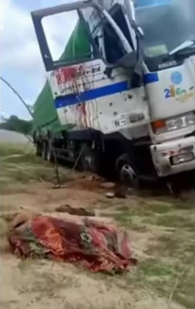 (ယမန်နေ့က မိုင်းထိခဲ့သော စစ်ကောင်စီယာဥ်တစ်စီးအား တွေ့ရစဥ်၊ဓာတ်ပုံ - Local PDF)