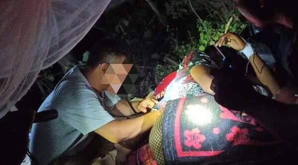 ဆေးကုသမှုလိုအပ်နေသော ပြည်သူများအား တွေ့ရစဥ်၊ ဓာတ်ပုံ-DUGF(KU Dragon)
