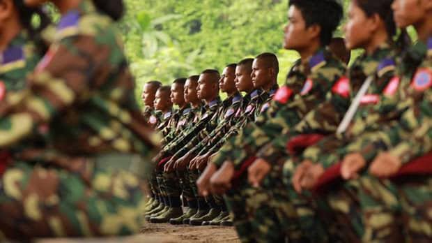 ရက္ခိုင့်တပ်တော်မှ တပ်သားများအား တွေ့ရစဉ်၊ ဓာတ်ပုံ - AA