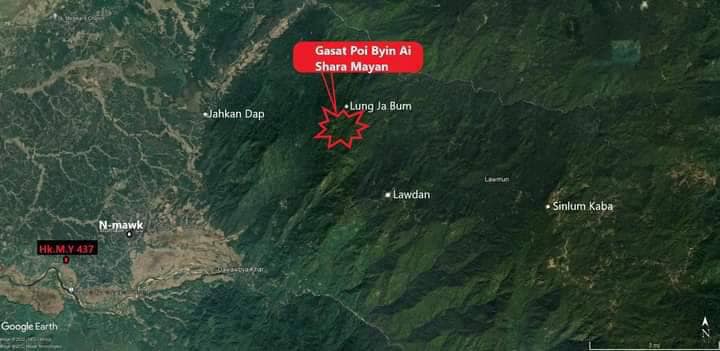 စစ်ကောင်စီတပ်က လက်နက်ကြီးများ ပစ်ခတ်တိုက်ခိုက်သကဲ့သို့ ညနေပိုင်း၌ တိုက်လေယာဉ်ဖြင့် ဗုံးကြဲလာကြောင်း လိုင်ဇာ TV သတင်းက ဆိုသည်။