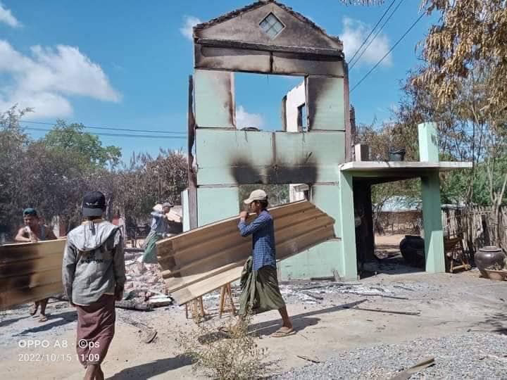 ပိတောက်ချုံကျေးရွာမှ ပျက်စီးခဲ့သော နေအိမ်များ၊ဓာတ်ပုံ-Cj