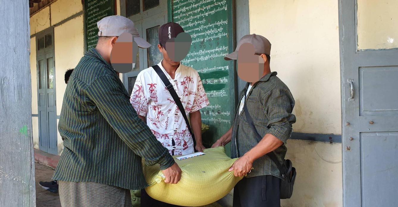 ဓာတ်ပုံ - ဂန့်ဂေါ(ပအဖ)