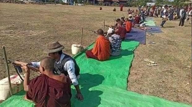 အမည်မသိရသည့် တိုင်းနှင့်ပြည်နယ်တစ်ခုတွင် စစ်ကောင်စီတပ်က ပျူစောထီးသင်တန်းပို့ချနေစဥ်။ဓာတ်ပုံ-Cj