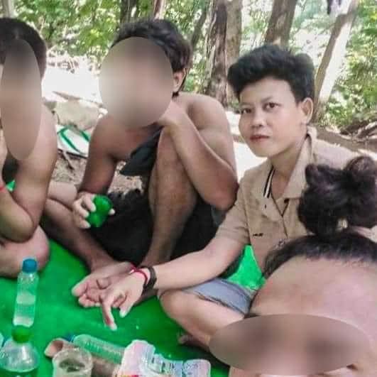 စစ်ကိုင်းတိုင်းအထူးတပ်ဖွဲ့မှ PDF ရဲဘော် မသက်သက်ဝင်းအား တွေ့ရစဉ်၊ ဓာတ်ပုံ - ကသာ(ပကဖ)